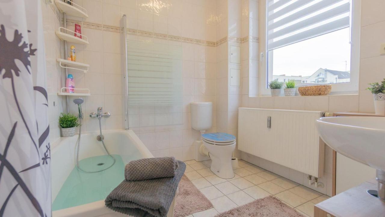 *Central_50M2_Kitchen_Washer_Netflix_Parking Cottbus Bagian luar foto